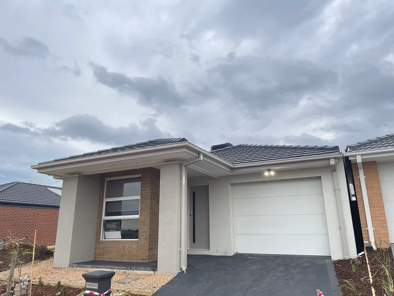 Luxurious Living Awaits in Wyndham Vale!