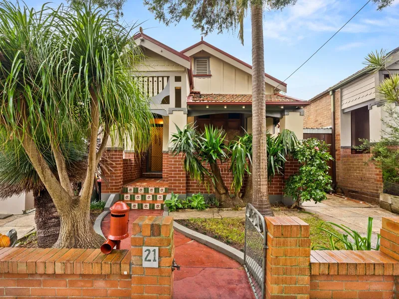 Elegance and Convenience in a prized street