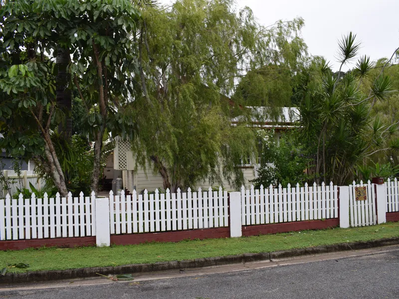 RENOVATED, PRIVATE GRANNY FLAT – CLOSE TO TOWN