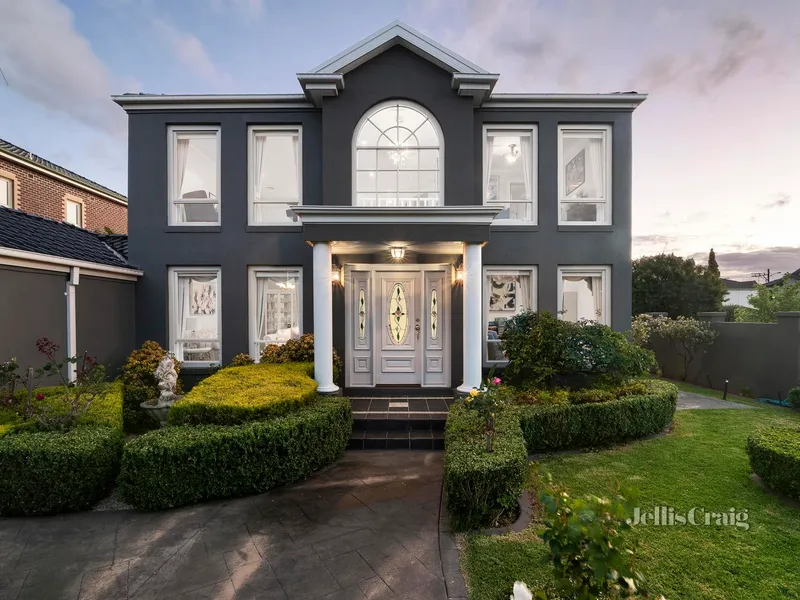 Esteemed Elegance in the McKinnon Zone