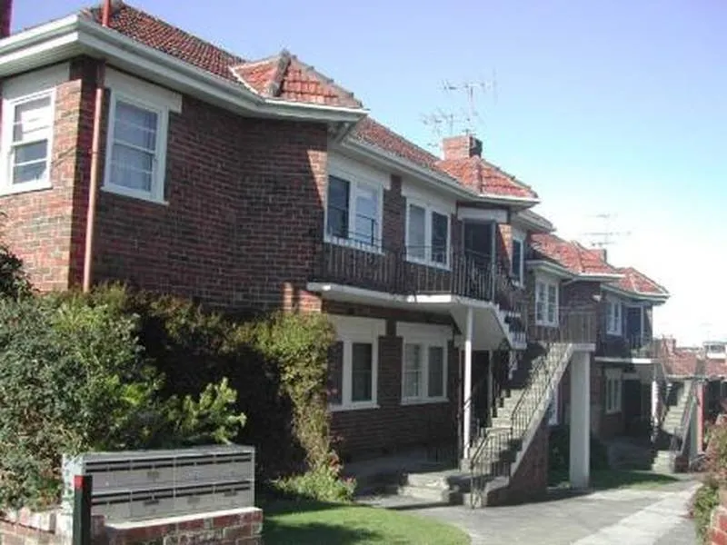 ONE BEDROOM GROUND FLOOR APARTMENT!