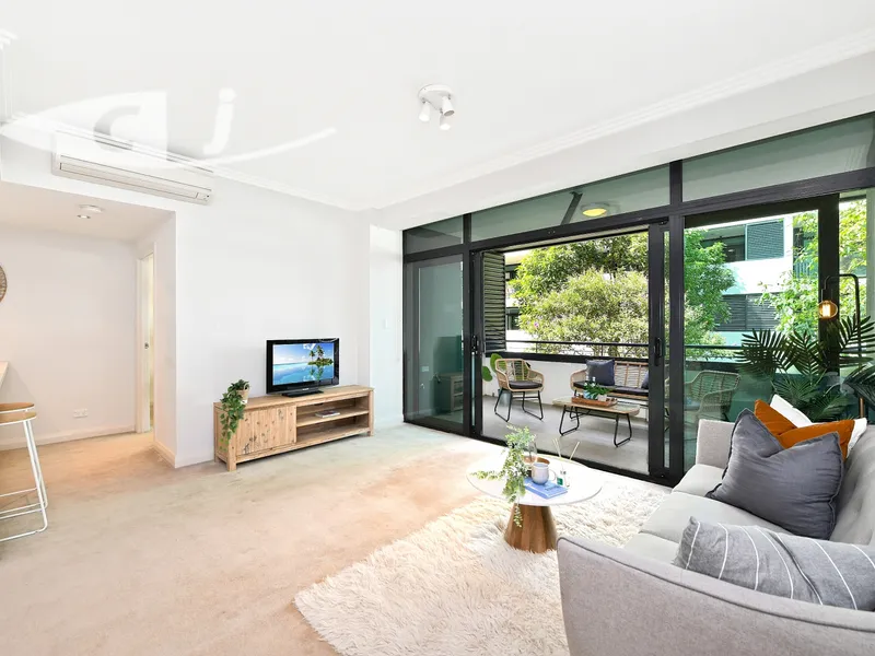 BLISSFULLY TRANQUIL AND PRIVATELY POSITIONED