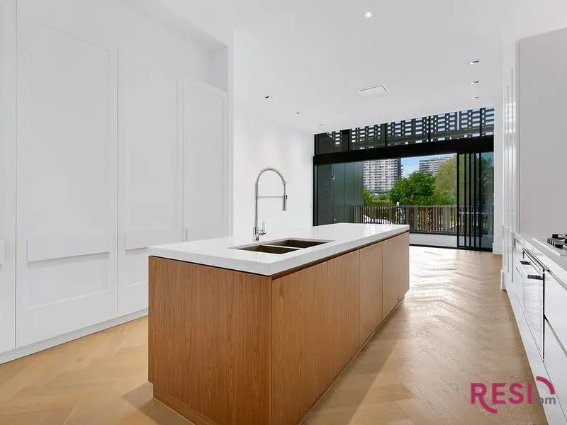 3 Bedroom Luxury Townhome in Newstead | $1450 per week.