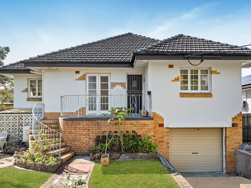 3 Bedroom Home in Coorparoo!