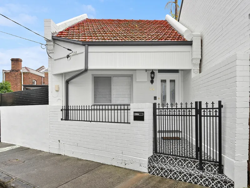 Renovated House In The Heart Of Newtown