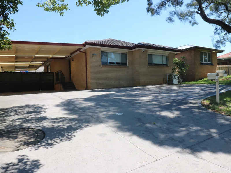 Close proximity to Wetherill Park's Amenities!