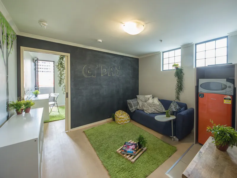 Modern and bright fully furnished one bedder