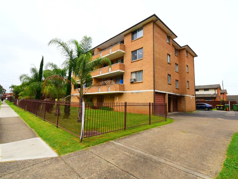 LIKE NEW 2 BEDROOM UNIT 