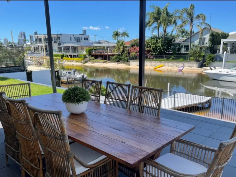 House in the centre of Broadbeach Waters
