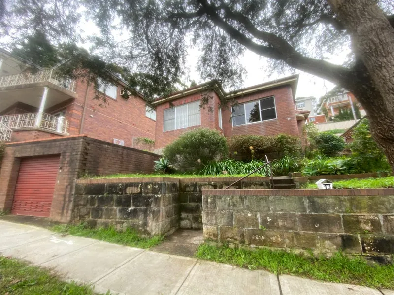 House 3 Bedroom For Lease