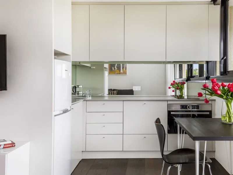 Designer Strata Studio with City & Bridge Views