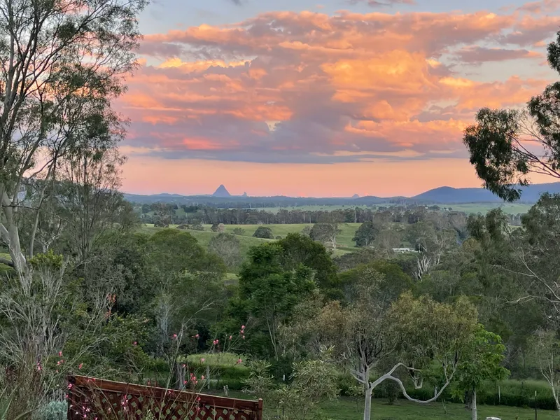 Lifestyle Residential - Spectacular Views of Glass House Mountains!