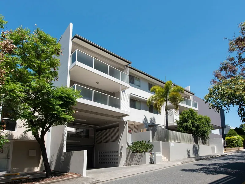 two bedroom two bathroom one car park apartment at $440/week, ACCESS VIA WALDEN LANE
