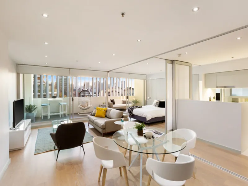 STUNNING FULLY FURNISHED EXECUTIVE LIVING IN CHIC DARLINGHURST!