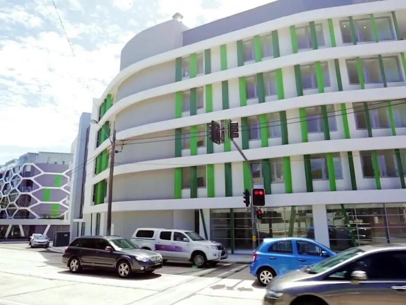 Rare opportunity for this only luxury Penthouse on the entire fifth floor Excellent privacy nest Enjoy the spaciousness