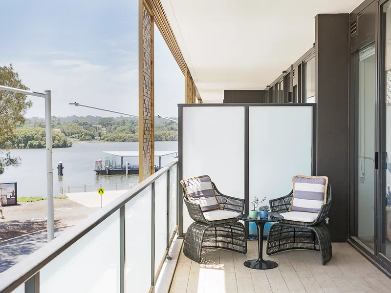 Jewel - Waterfront one bedroom apartment