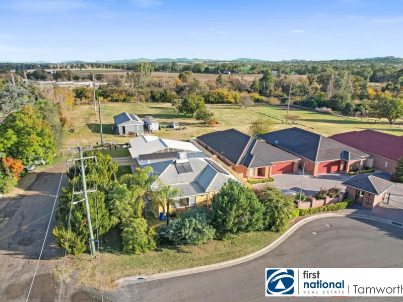 Spacious family home, with a rural aspect. So close to the CBD