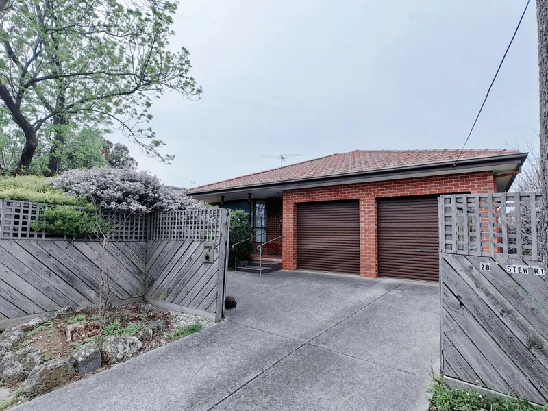 COZY TWO-BEDROOM UNIT CLOSE TO MONASH UNI