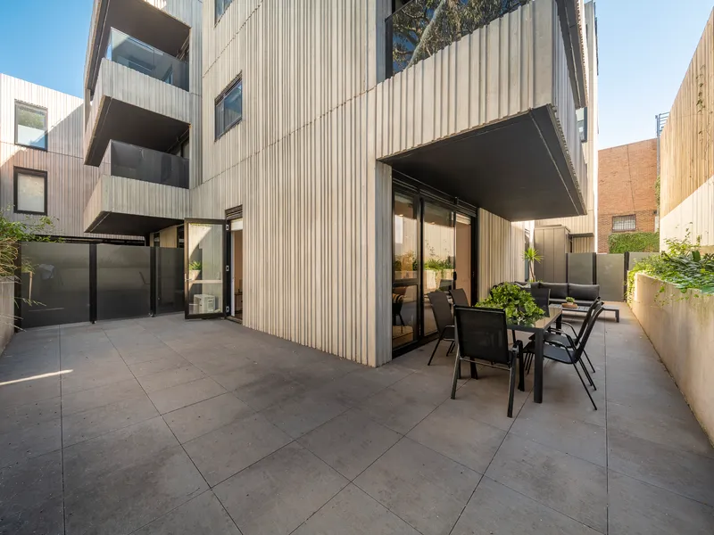 FANTASTIC IN FITZROY NORTH