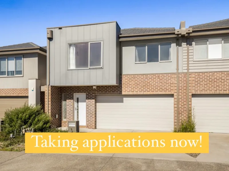 Elegant & Beautifully Kept Family Dwelling