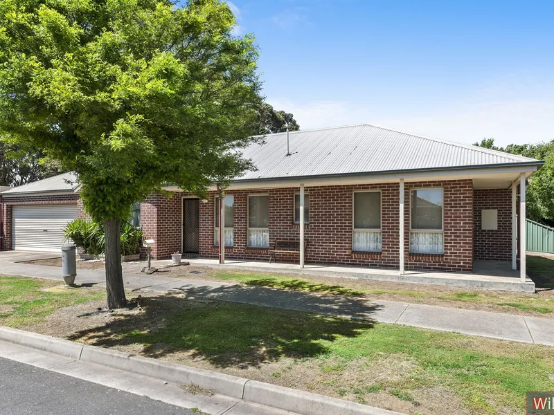 FANTASTIC LAKE GARDENS