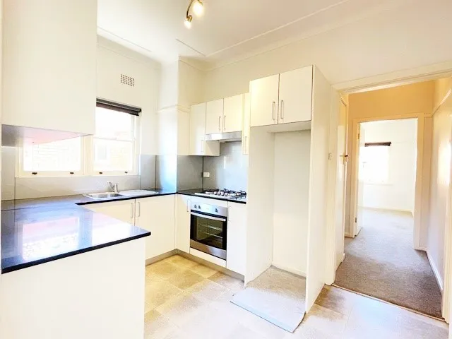 Freshly refurbished one bedroom apartment 