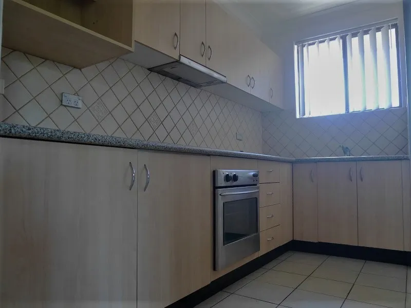 HOLDING DEPOSIT RECEIVED | LEASED!