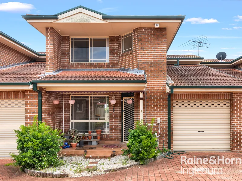 Cozy townhouse in a quiet location!!!!