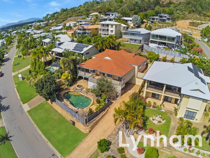 Queenslander Style Living - hillside location