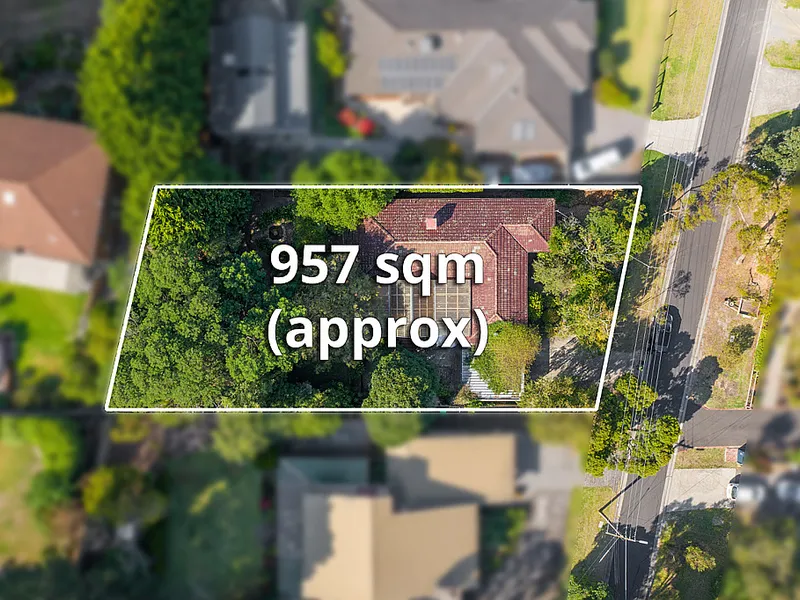 Family Charm on 957sqm of Land!