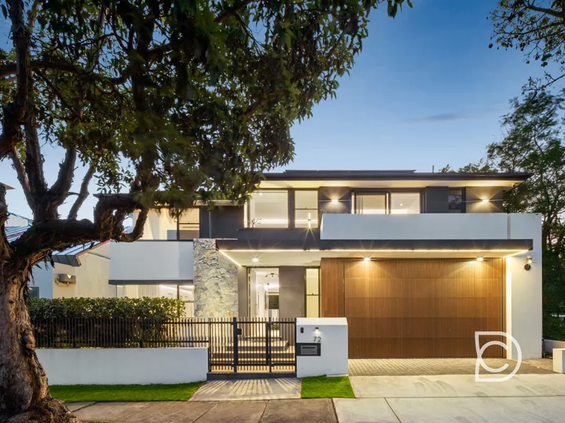 Near new and luxurious home in waterfront enclave