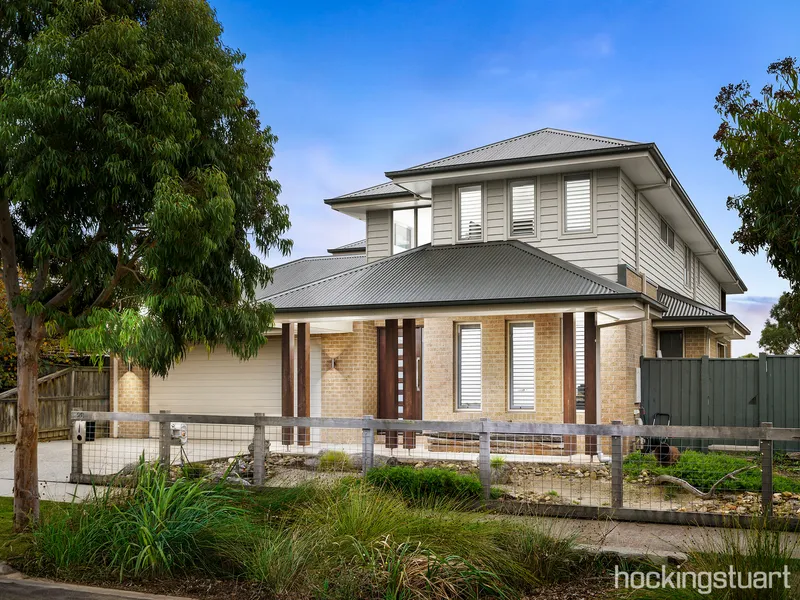 Luxury Living on Eynesbury Golf Course!