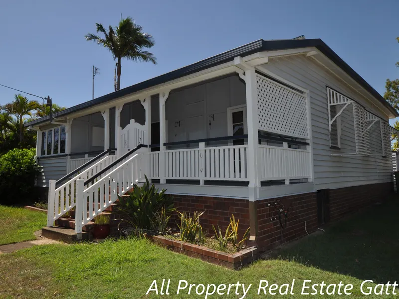 Queenslander Charm on a Large Block