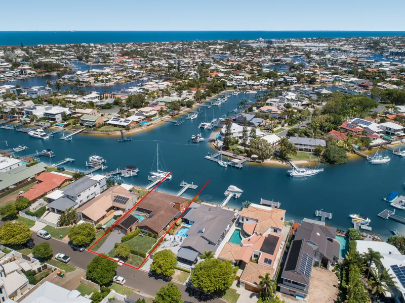 QUALITY LIVING AT ITS FINEST WITH THE PRESTIGE LOCATION 