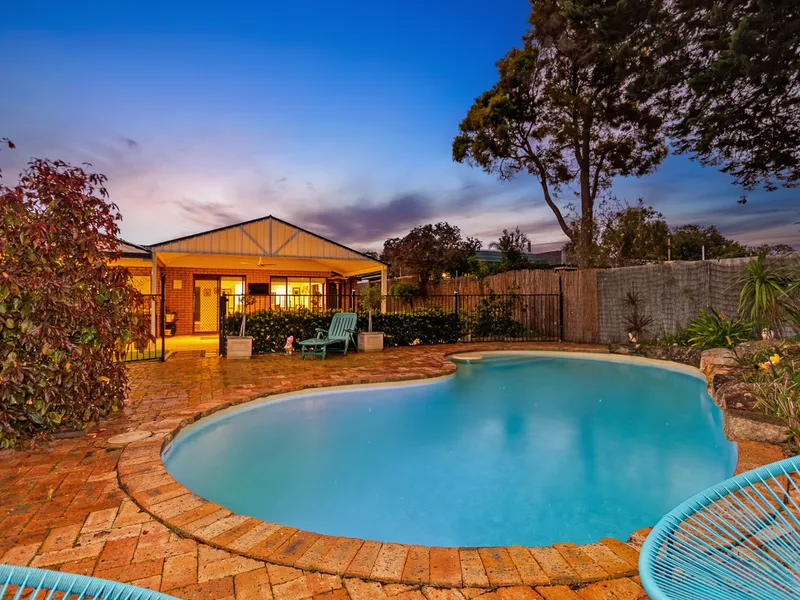 FANTASTIC FAMILY HOME ON A HUGE BLOCK!