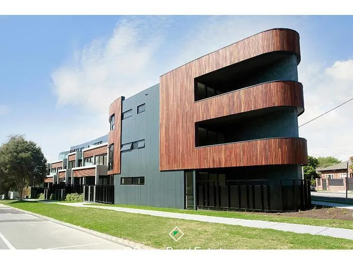 PRESTIGIOUS CAMBERWELL LIVING!! 