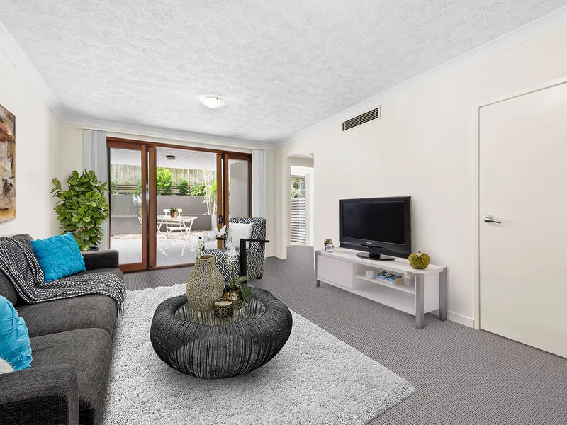 SUPER SPACIOUS 280 SQM PROPERTY – RARE APARTMENT WITH XXL COURTYARDS