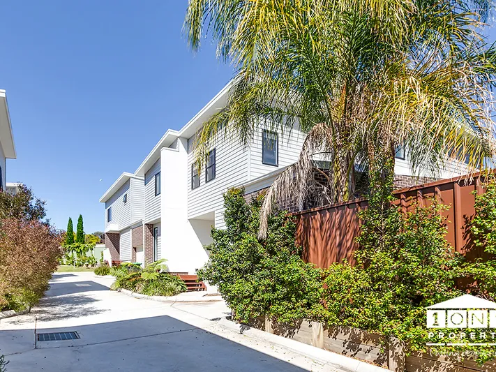 3 Bedroom modern Townhouse