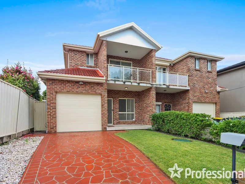 Massive 5 Bedroom Double Brick Duplex - 446m2 Block - 3 Living Areas - Luxury Living Awaits...