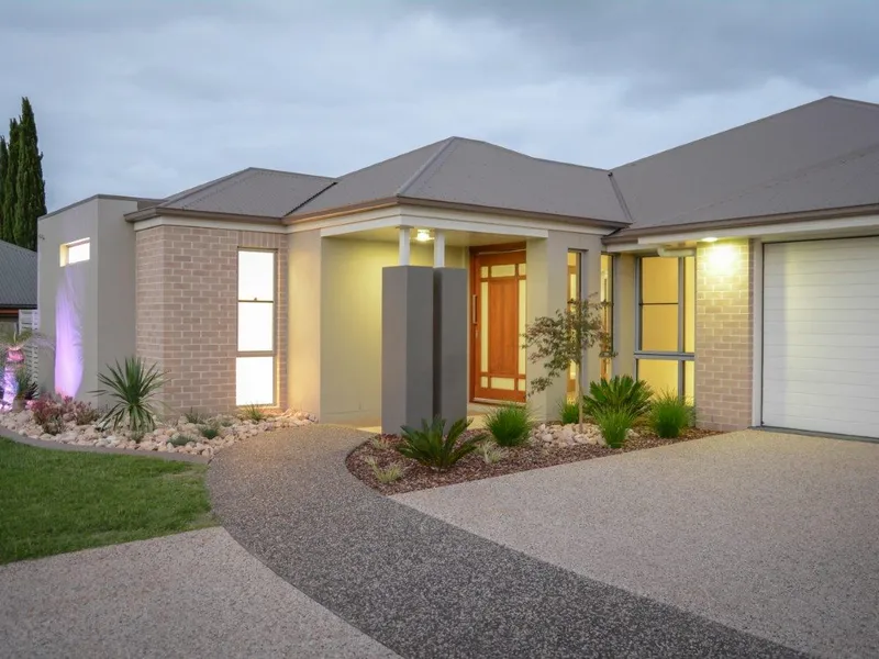 Stunning Display Home – Prime Location