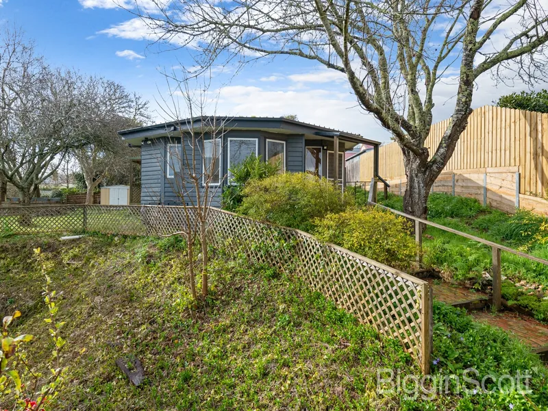 Cottage in Central & Elevated Position