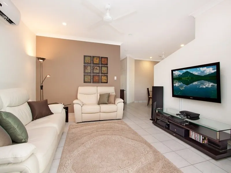 EASY LIVING IN QUIET STREET!