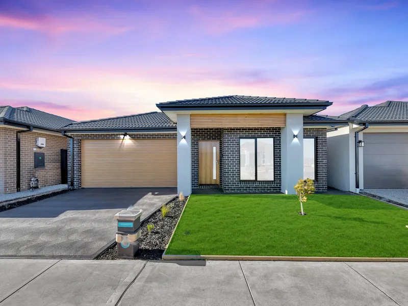 Luxury Living at 33 Buckingham Boulevard