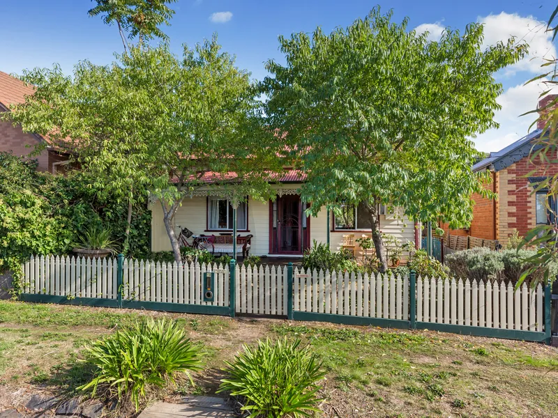 COTTAGE CHARM NEAR CBD - INCREDIBLE LOCATION