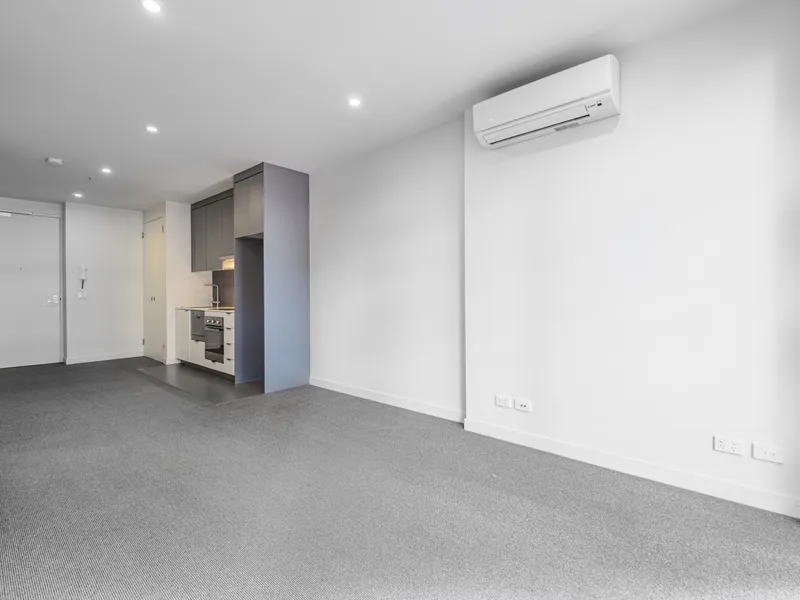 Spacious 2-Bedroom Apartment for Rent in the Heart of Melbourne