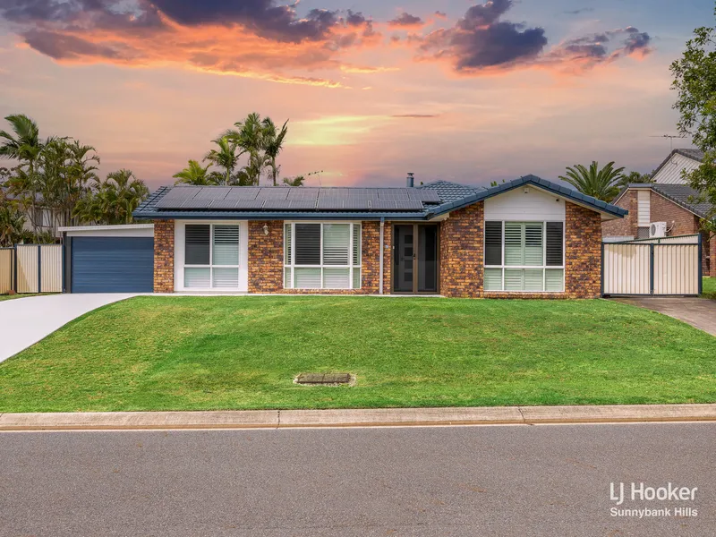 Fabulous Entertainer in a Perfect Location!