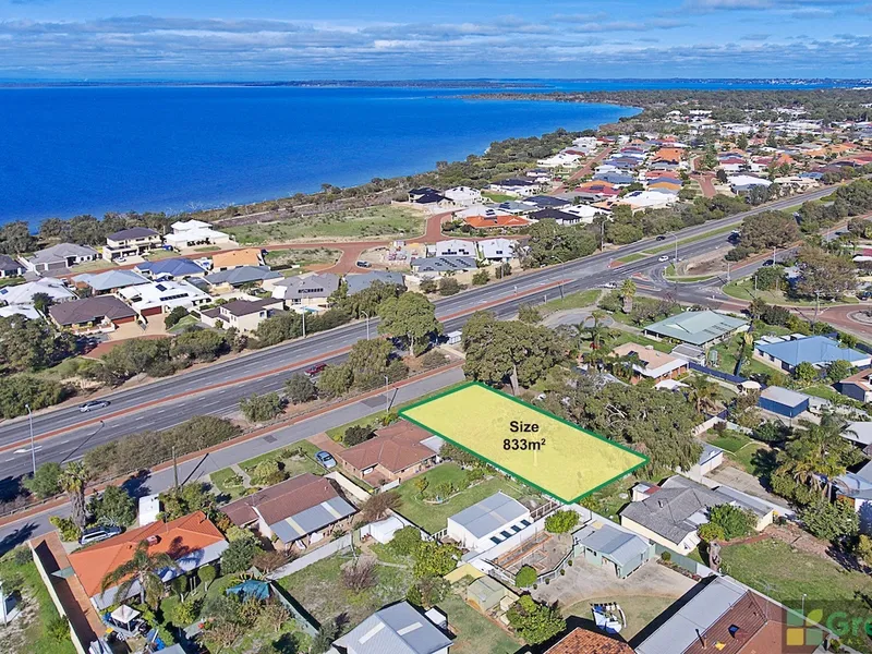 LAND ON YOUR FEET HERE !  Big Block 833sqm  - huge potential