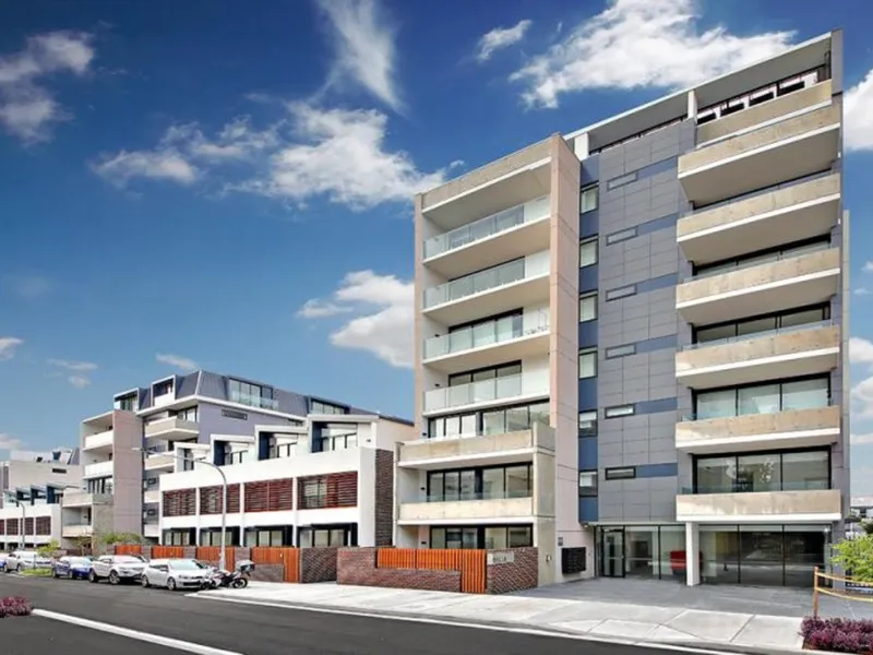 Nearly Brand new 1 bedroom +Study  Apartment at Camperdown