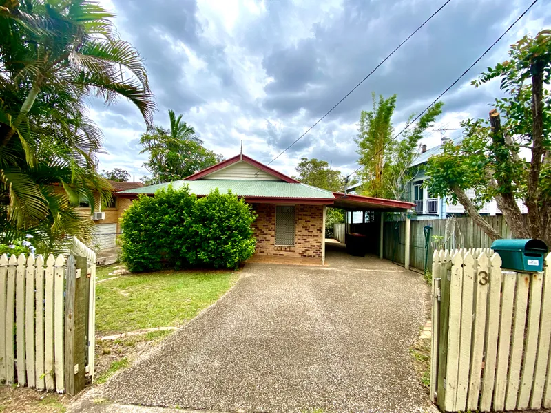 Air-Conditioned Three Bedroom Home Located in a Quiet Street!