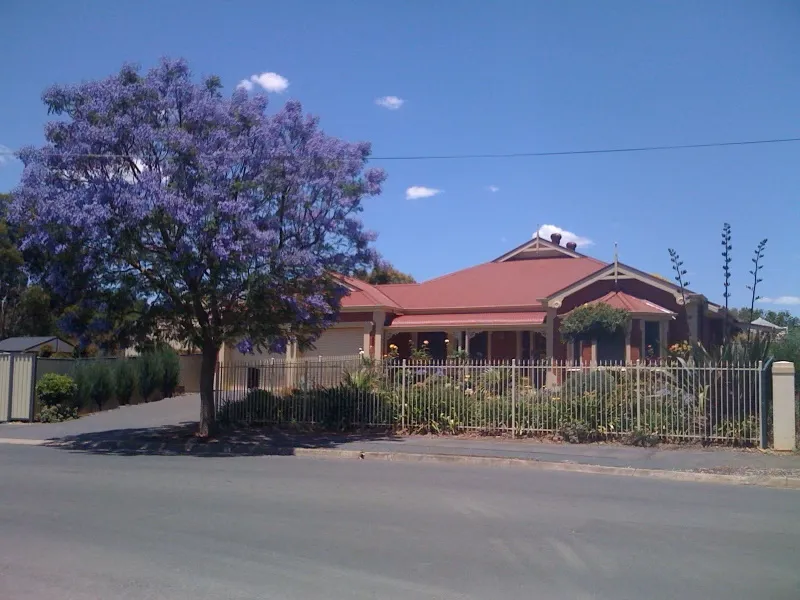 Modern Living in Great Location